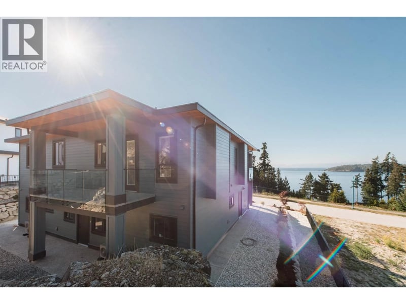 5972/74 BARNACLE Street, Sechelt, British Columbia, V7Z0V4, Sechelt, British Columbia — photo 1 of 5