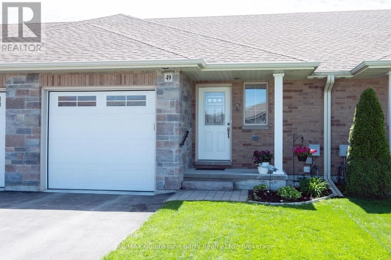49 McIntosh Crescent, Quinte West (Murray Ward), Ontario, K8V0G1, Quinte West (Murray Ward), Ontario — photo 1 of 5