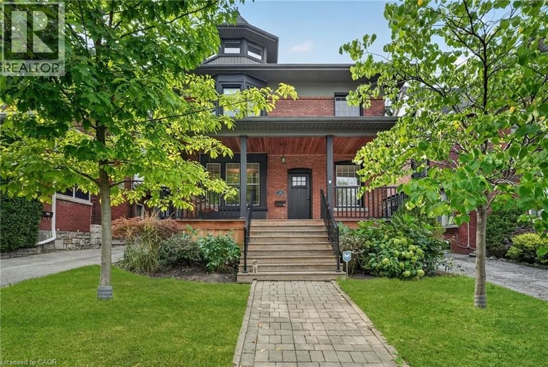 16 BEULAH Avenue, Hamilton, Ontario, L8P4G9, Hamilton, Ontario — photo 1 of 5