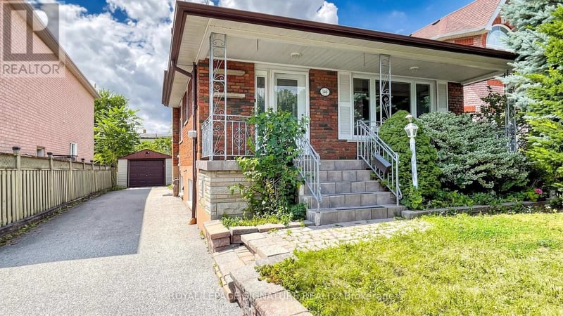 146 Maybourne Avenue, Toronto (Clairlea-Birchmount), Ontario, M1L2W6, Toronto (Clairlea-Birchmount), Ontario — photo 1 of 5