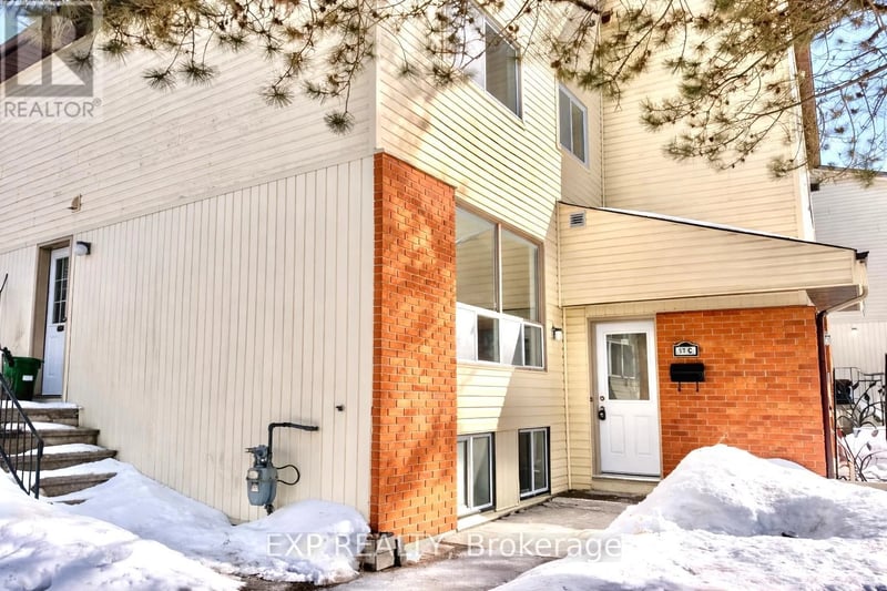 11C Sonnet Crescent, Ottawa, Ontario, K2H8W8, Ottawa, Ontario — photo 1 of 5