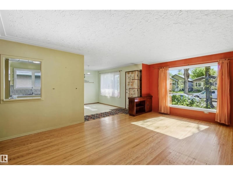 10138 74 ST NW NW, Edmonton, Alberta, T6H2X9, Edmonton, Alberta — photo 1 of 5