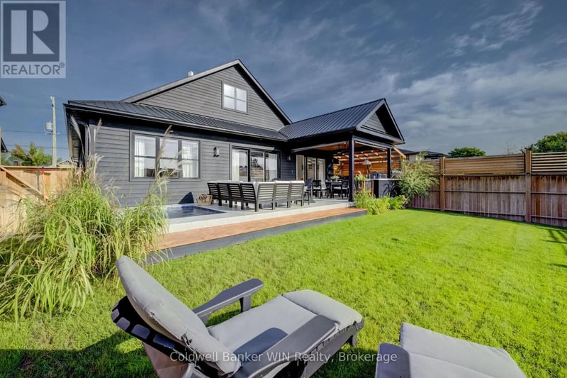 420 Wellington Street East, Wellington North (Mount Forest), Ontario, N0G2L4, Wellington North (Mount Forest), Ontario — photo 1 of 5