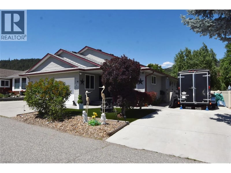562 Meadowlark Avenue, Vernon, British Columbia, V1H2A1, Vernon, British Columbia — photo 1 of 5