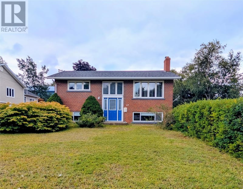 47 Grandy Avenue, Gander, Newfoundland & Labrador, A1V1B3, Gander, Newfoundland & Labrador — photo 1 of 5