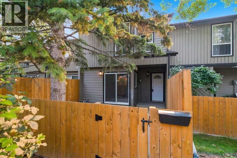 420 Grier Avenue Northeast, Calgary, Alberta, T2K5X6, Calgary, Alberta — photo 1 of 5