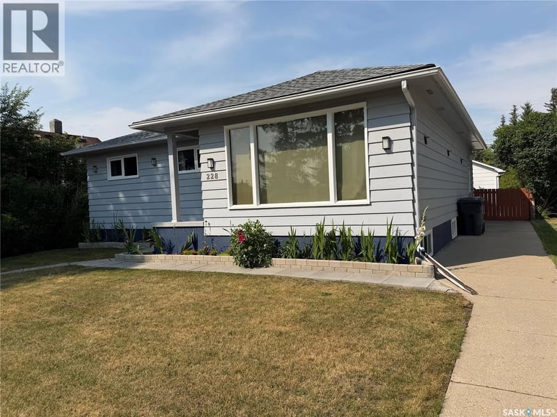 228 8th AVENUE E, Melville, Saskatchewan, S0A2P0, Melville, Saskatchewan — photo 1 of 5
