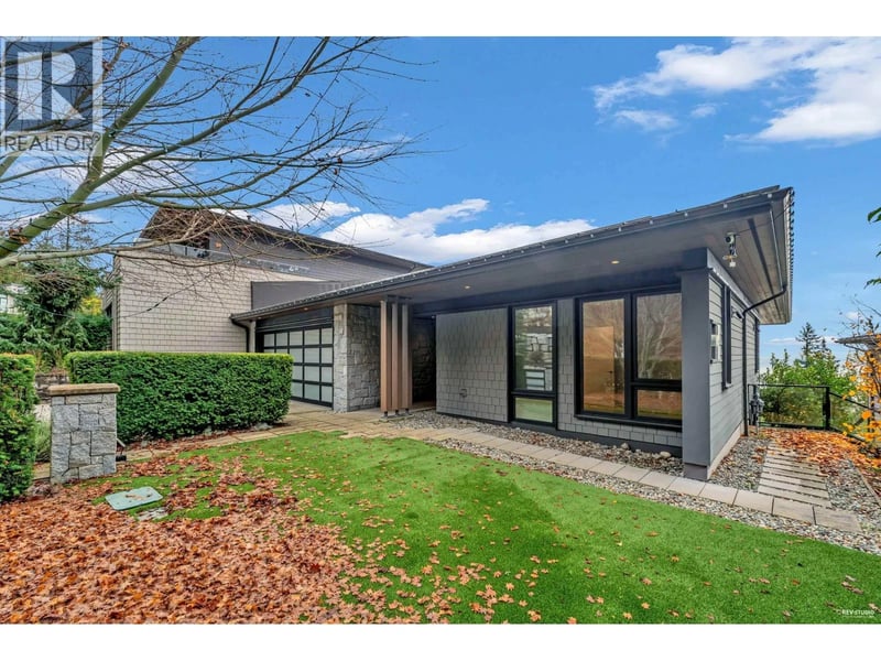 3018 BURFIELD Place, West Vancouver, British Columbia, V7S0A9, West Vancouver, British Columbia — photo 1 of 5
