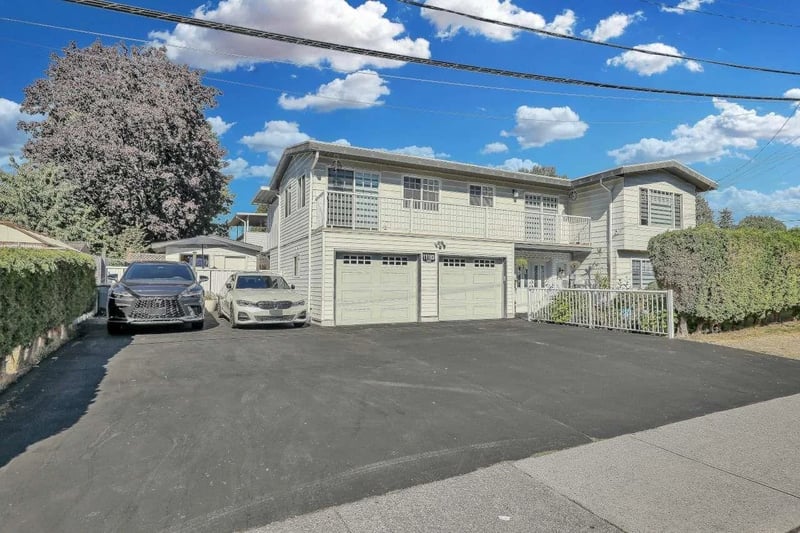 11183 74A Avenue, Delta, British Columbia, V4C7C4, Delta, British Columbia — photo 1 of 5