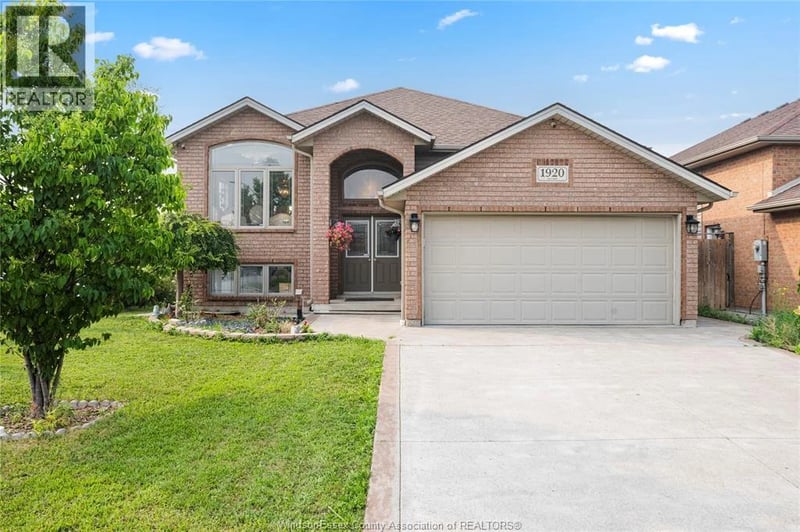 1920 MANITOBA Street, Windsor, Ontario, N9B3H8, Windsor, Ontario — photo 1 of 5