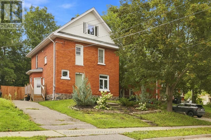158 Sixth Street, Midland, Ontario, L4R3X6, Midland, Ontario — photo 1 of 5