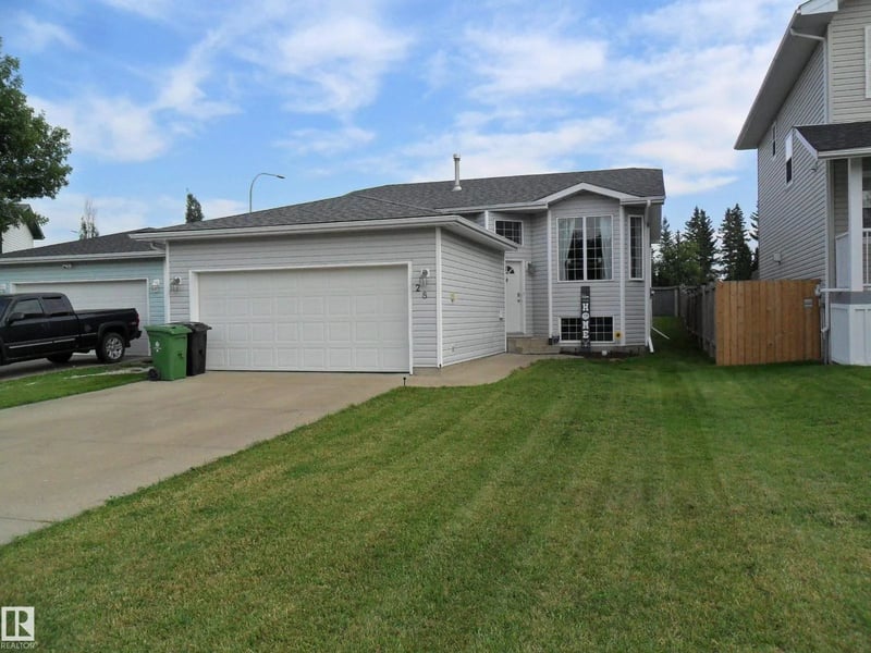 28 Bridgeview CR NW, Fort Saskatchewan, Alberta, T8L2E5, Fort Saskatchewan, Alberta — photo 1 of 5