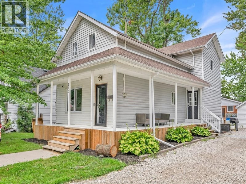103 LAIRD, Essex, Ontario, N8M1S2, Essex, Ontario — photo 1 of 5