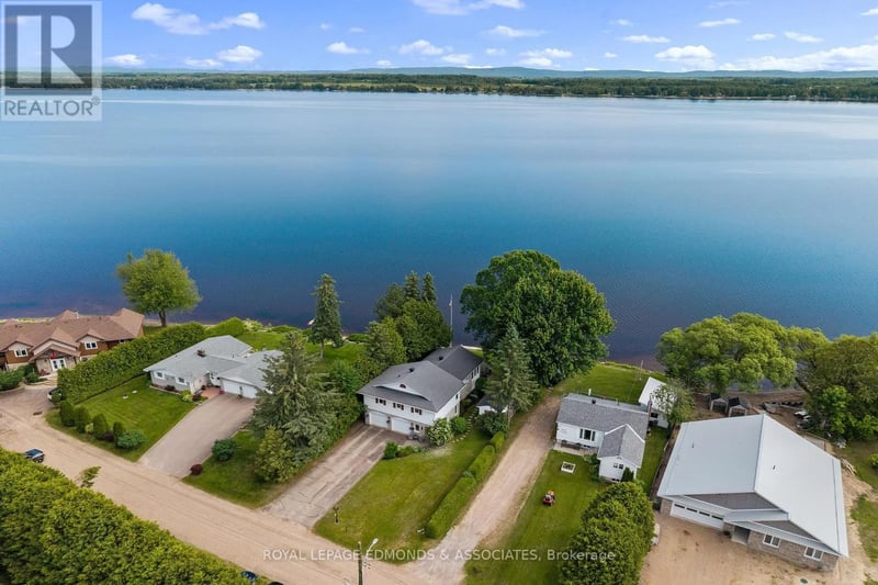 907 Cedar Lane, Pembroke, Ontario, K8A2G6, Pembroke, Ontario — photo 1 of 5