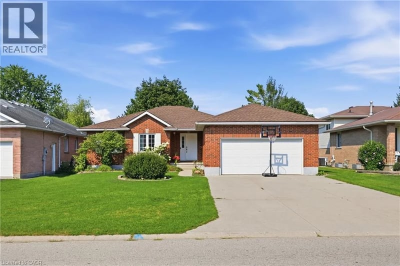 33 KING Street, Tavistock, Ontario, N0B2R0, Tavistock, Ontario — photo 1 of 5