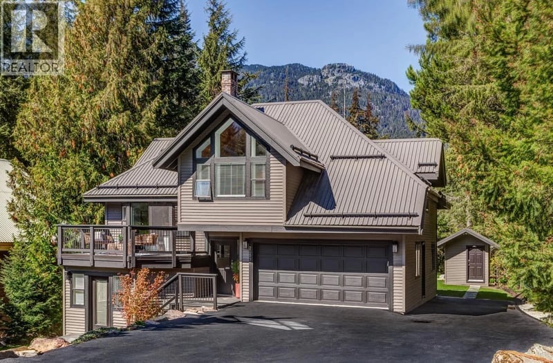 2053 GARIBALDI Way, Whistler, British Columbia, V8E0A6, Whistler, British Columbia — photo 1 of 5