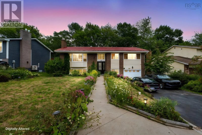 42 Spring Avenue, Dartmouth, Nova Scotia, B2W4C6, Dartmouth, Nova Scotia — photo 1 of 5