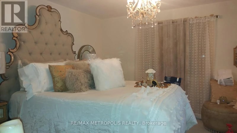 2757 William Jackson Drive, Pickering (Duffin Heights), Ontario, L1X0C1, Pickering (Duffin Heights), Ontario — photo 1 of 4