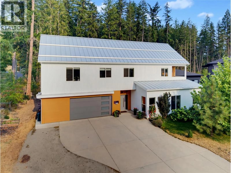 #11 3820 20 Street Northeast, Salmon Arm, British Columbia, V1E0G7, Salmon Arm, British Columbia — photo 1 of 5