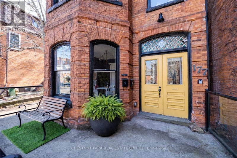 177 Charlton Avenue West, Hamilton (Durand), Ontario, L8P2C8, Hamilton (Durand), Ontario — photo 1 of 5