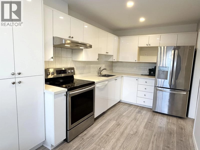 #105 5875 IMPERIAL Street, Burnaby, British Columbia, V5J1G4, Burnaby, British Columbia — photo 1 of 5