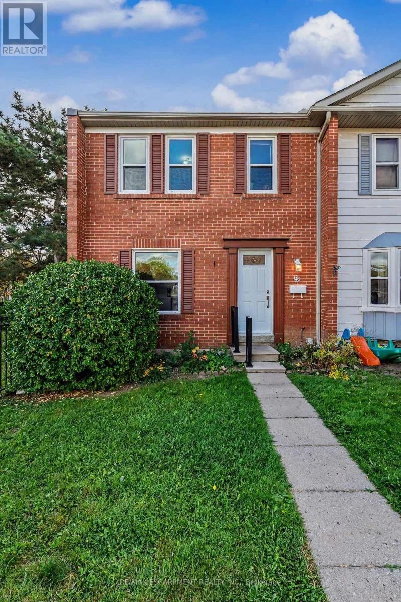 #69 900 Central Park Drive, Brampton (Northgate), Ontario, L6S3J6, Brampton (Northgate), Ontario — photo 1 of 5