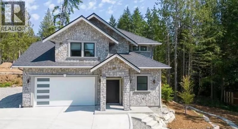 #2 1102 LARGO Road, Roberts Creek, British Columbia, V0N2W2, Roberts Creek, British Columbia — photo 1 of 5