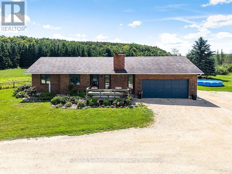449686 10th Concession Road, Grey Highlands, Ontario, N0C1M0, Grey Highlands, Ontario — photo 1 of 5