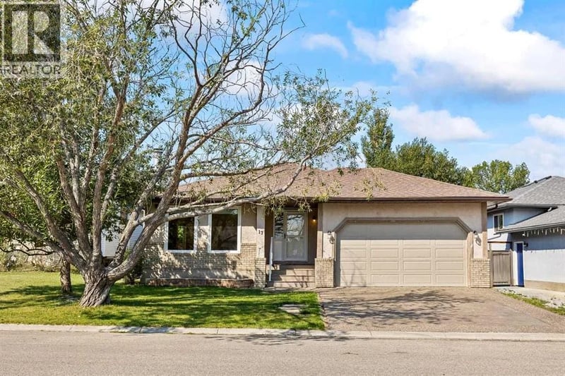 17 Sheep River Crescent, Okotoks, Alberta, T1S1N6, Okotoks, Alberta — photo 1 of 5