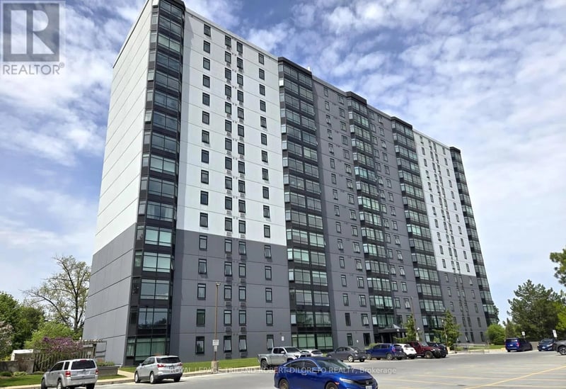 #205 45 Pond Mills Road, London South (South J), Ontario, N5Z4W5, London South (South J), Ontario — photo 1 of 5