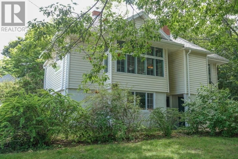 39 Oakdene Avenue, Kentville, Nova Scotia, B4N2B6, Kentville, Nova Scotia — photo 1 of 5