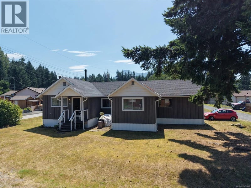 46 Pinder Avenue, Woss, British Columbia, V0N3P0, Woss, British Columbia — photo 1 of 5