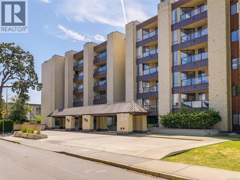 #213 1745 Leighton Road, Victoria, British Columbia, V8R6R6, Victoria, British Columbia — photo 1 of 5