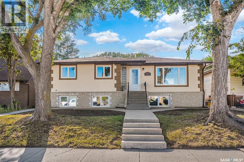 517 O AVENUE N, Saskatoon, Saskatchewan, S7L2V4, Saskatoon, Saskatchewan — photo 1 of 5