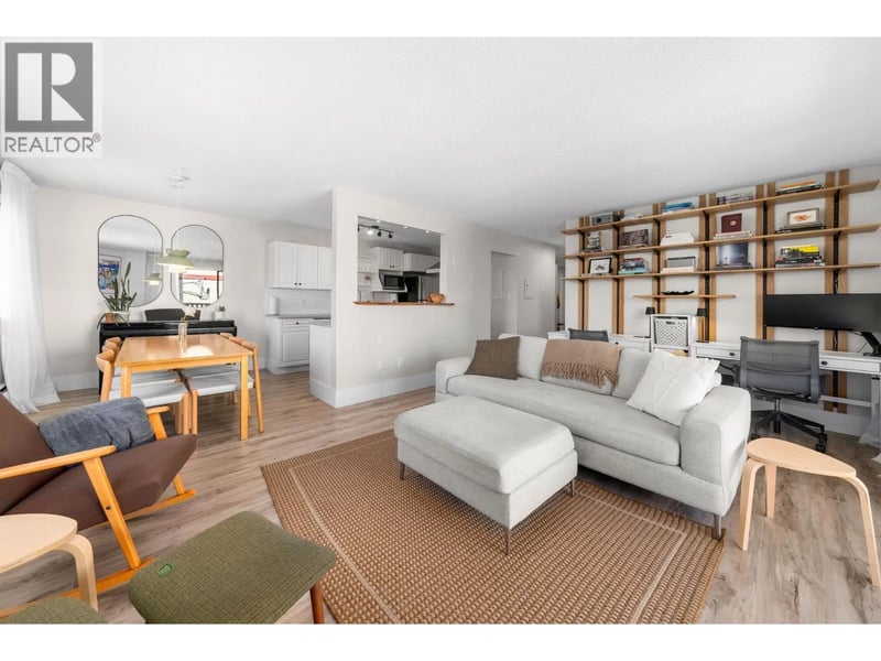 #202 1610 CHESTERFIELD Avenue, North Vancouver, British Columbia, V7M2N7, North Vancouver, British Columbia — photo 1 of 5