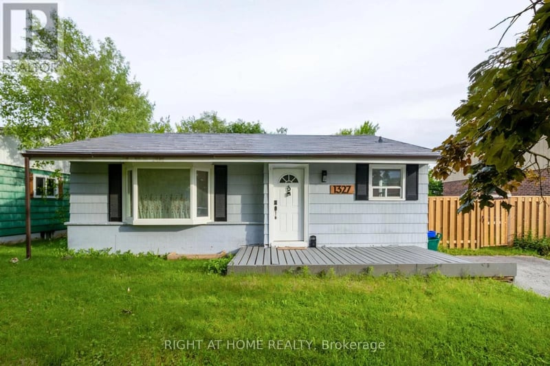 1327 Commerce Street, Pickering (Bay Ridges), Ontario, L1W1E1, Pickering (Bay Ridges), Ontario — photo 1 of 5