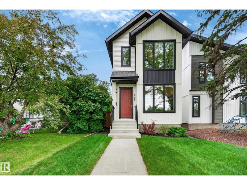 9108 64 AV NW, Edmonton, Alberta, T6E0H7, Edmonton, Alberta — photo 1 of 5