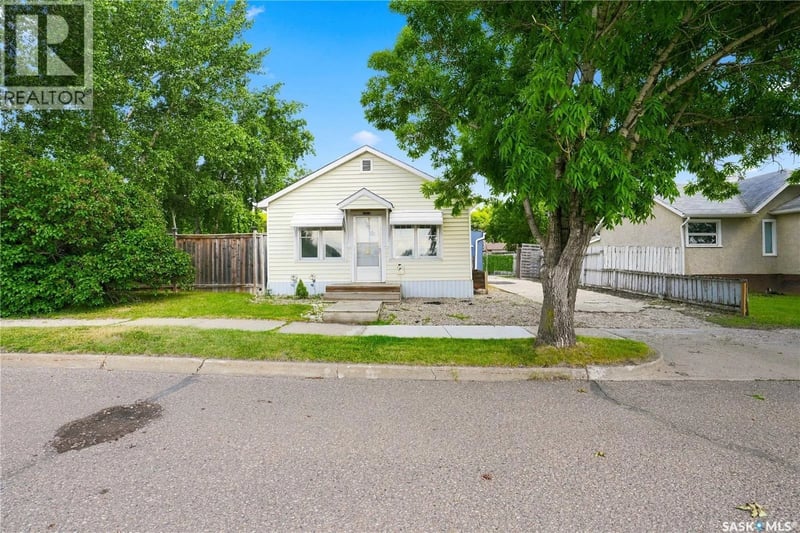 1832 101st STREET, North Battleford, Saskatchewan, S9A1B1, North Battleford, Saskatchewan — photo 1 of 5