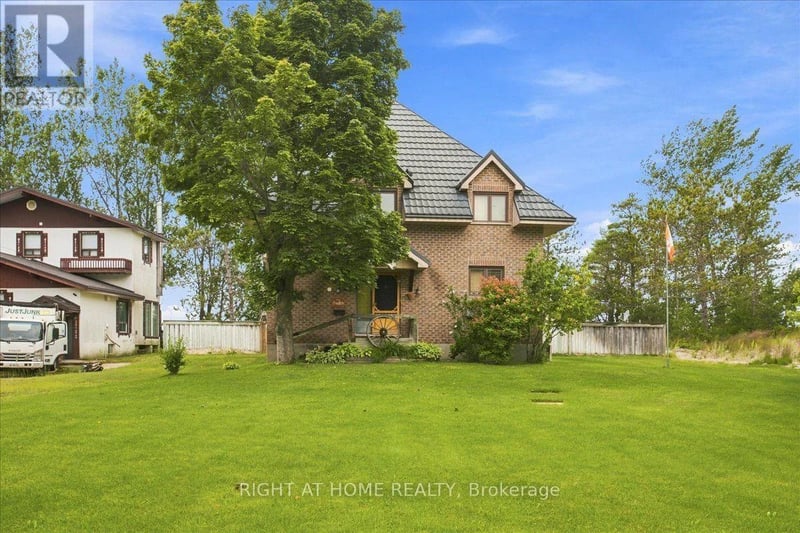 12 James Street, Tiny, Ontario, L0L2T0, Tiny, Ontario — photo 1 of 5