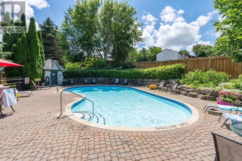 #11 76 River Drive, Halton Hills (Georgetown), Ontario, L7G2J2, Halton Hills (Georgetown), Ontario — photo 1 of 5