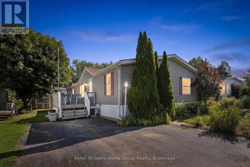 9 First Avenue, Centre Wellington (Fergus), Ontario, N1M2W5, Centre Wellington (Fergus), Ontario — photo 1 of 5