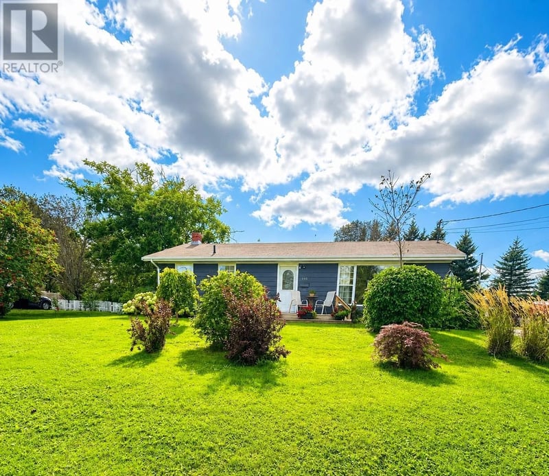 113 Maple Avenue, Charlottetown, Prince Edward Island, C1A6G4, Charlottetown, Prince Edward Island — photo 1 of 5