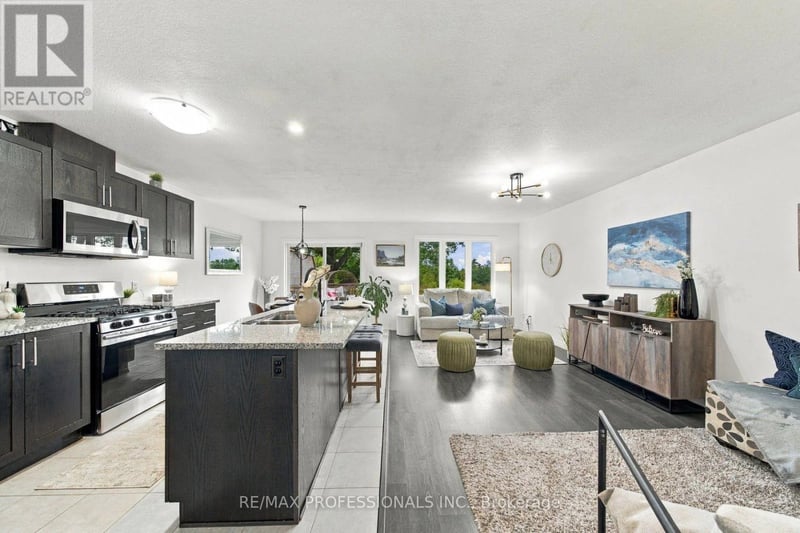 #31 135 Hardcastle Drive, Cambridge, Ontario, N1S0B6, Cambridge, Ontario — photo 1 of 5