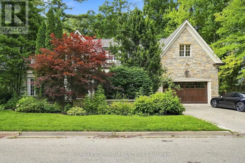 2025 Heartwood Court, Mississauga (Cooksville), Ontario, L5C4P7, Mississauga (Cooksville), Ontario — photo 1 of 5