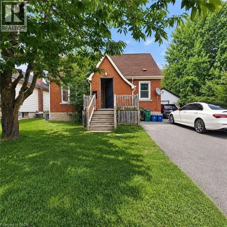 #Upper 492 COURTLAND Avenue East, Kitchener, Ontario, N2G2W7, Kitchener, Ontario — photo 1 of 5