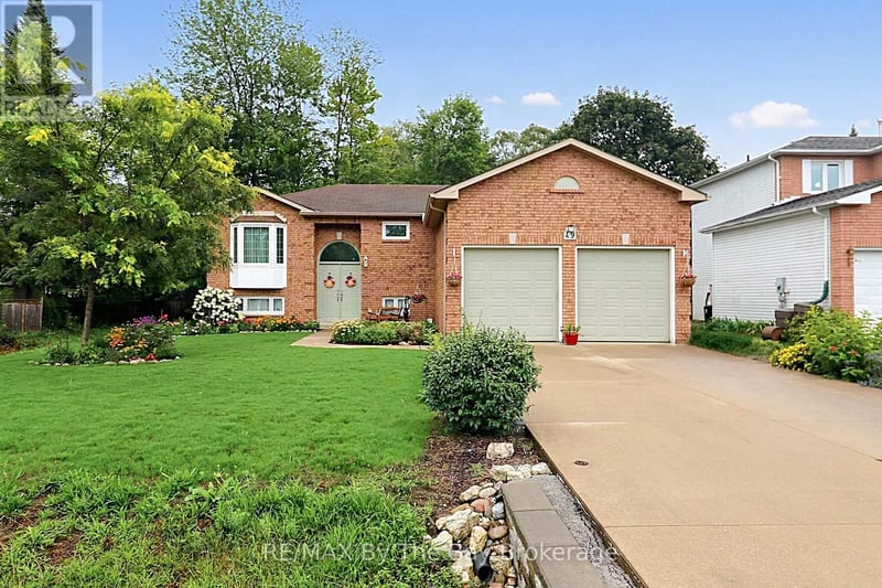 49 Royal Beech Drive, Wasaga Beach, Ontario, L9Z1H3, Wasaga Beach, Ontario — photo 1 of 5