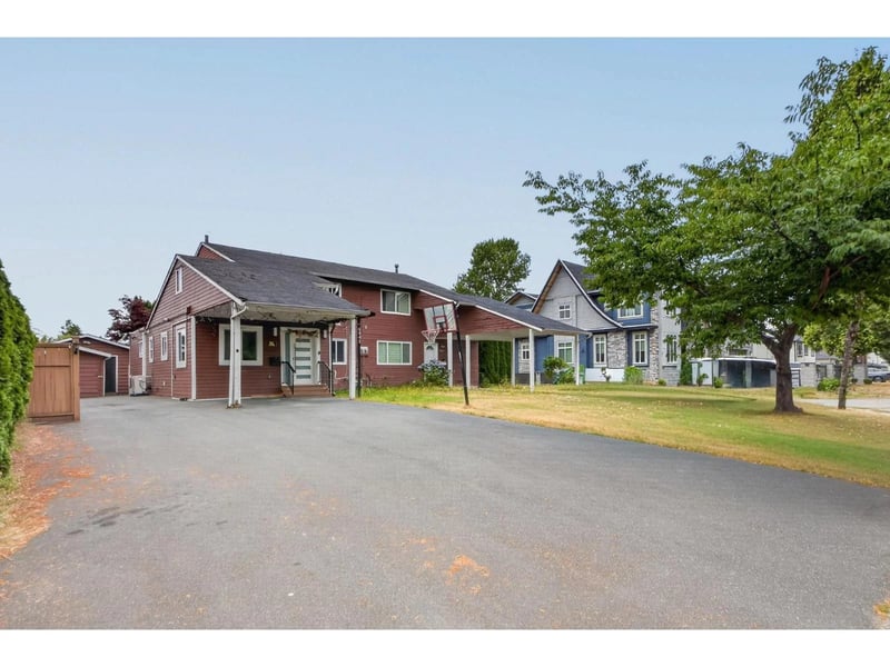 9441 132A Street, Surrey, British Columbia, V3V6W3, Surrey, British Columbia — photo 1 of 5