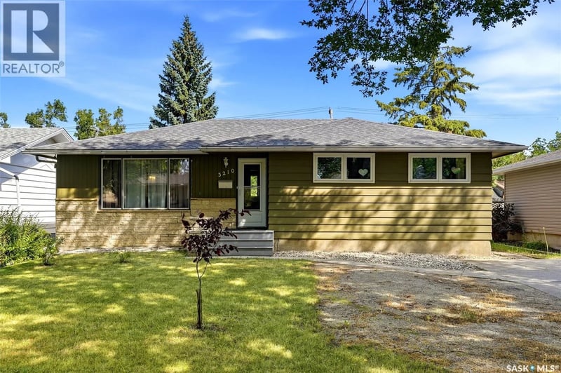 3210 Parliament AVENUE, Regina, Saskatchewan, S4S2L8, Regina, Saskatchewan — photo 1 of 5