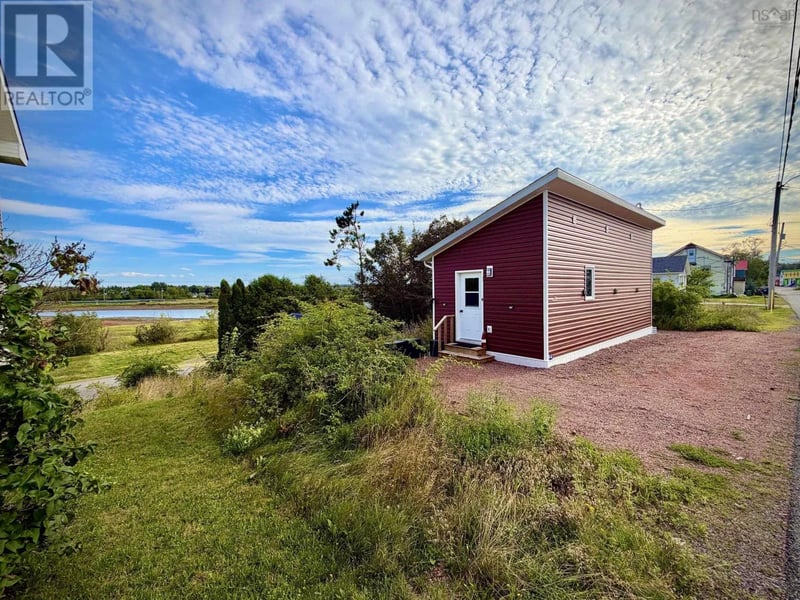94 Spring Street, Parrsboro, Nova Scotia, B0M1S0, Parrsboro, Nova Scotia — photo 1 of 5