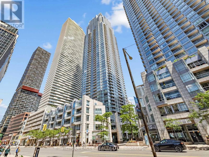 #1805 2191 Yonge Street, Toronto (Mount Pleasant West), Ontario, M4S3H8, Toronto (Mount Pleasant West), Ontario — photo 1 of 5